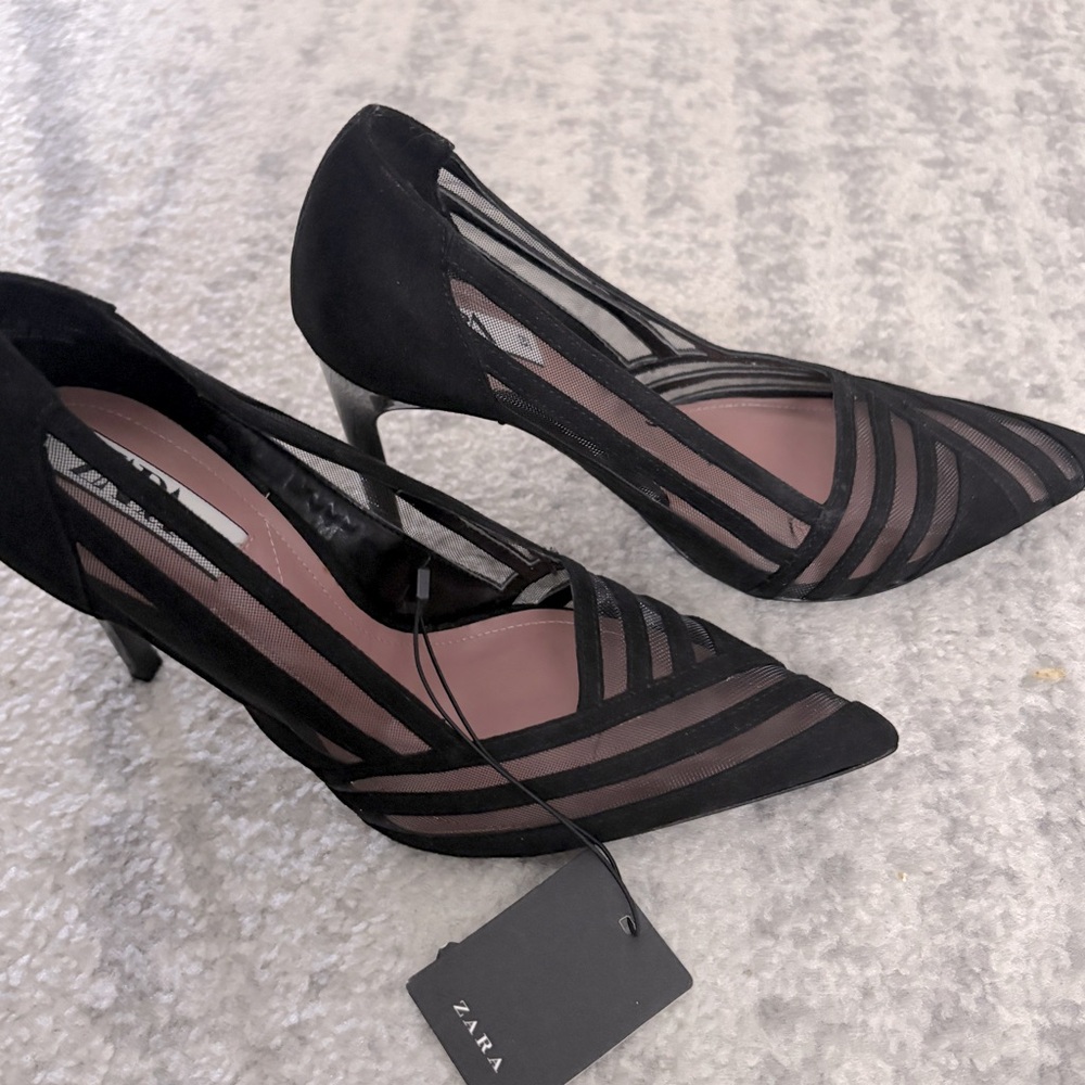 Zara Black Striped Mesh Heels. Size-39